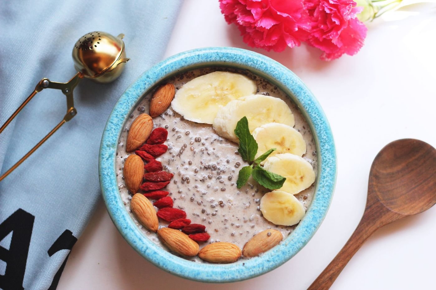 Almond Goji Chia Pudding Bowl