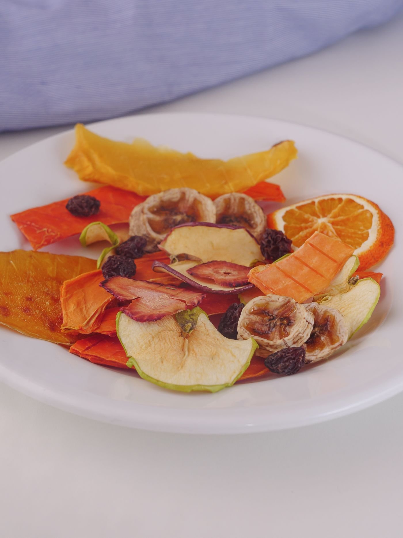Tropical Mango and Papaya Fruit Chips