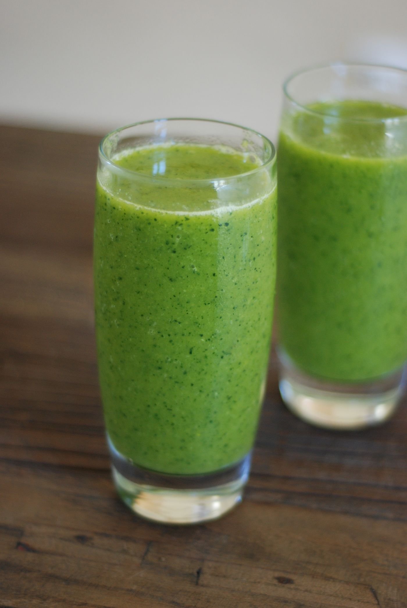 Spinach Banana Mango Smoothie for Two