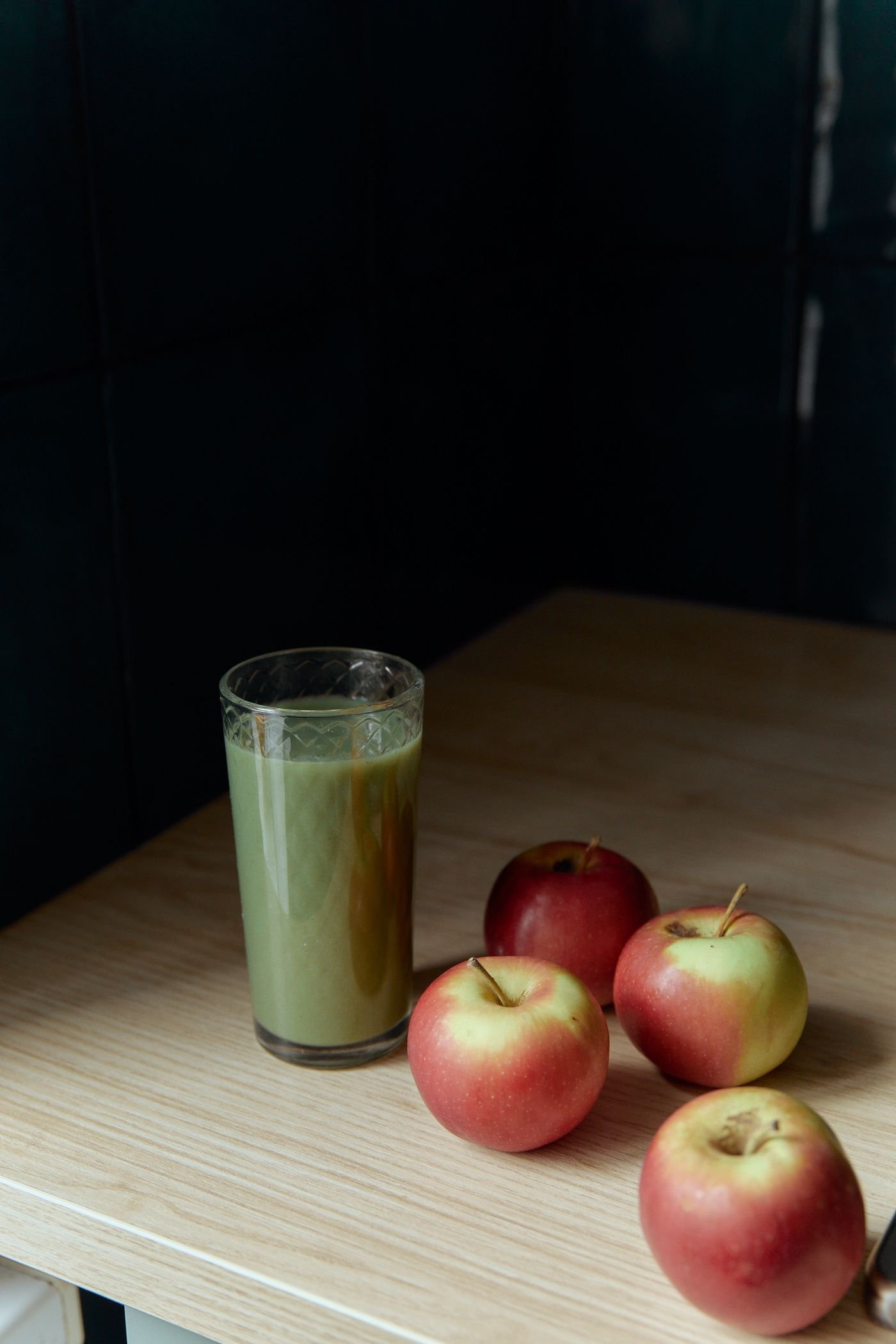Crisp Apple Cinnamon Green Smoothie